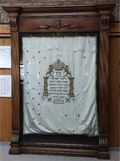 A picture containing wood Description automatically generated